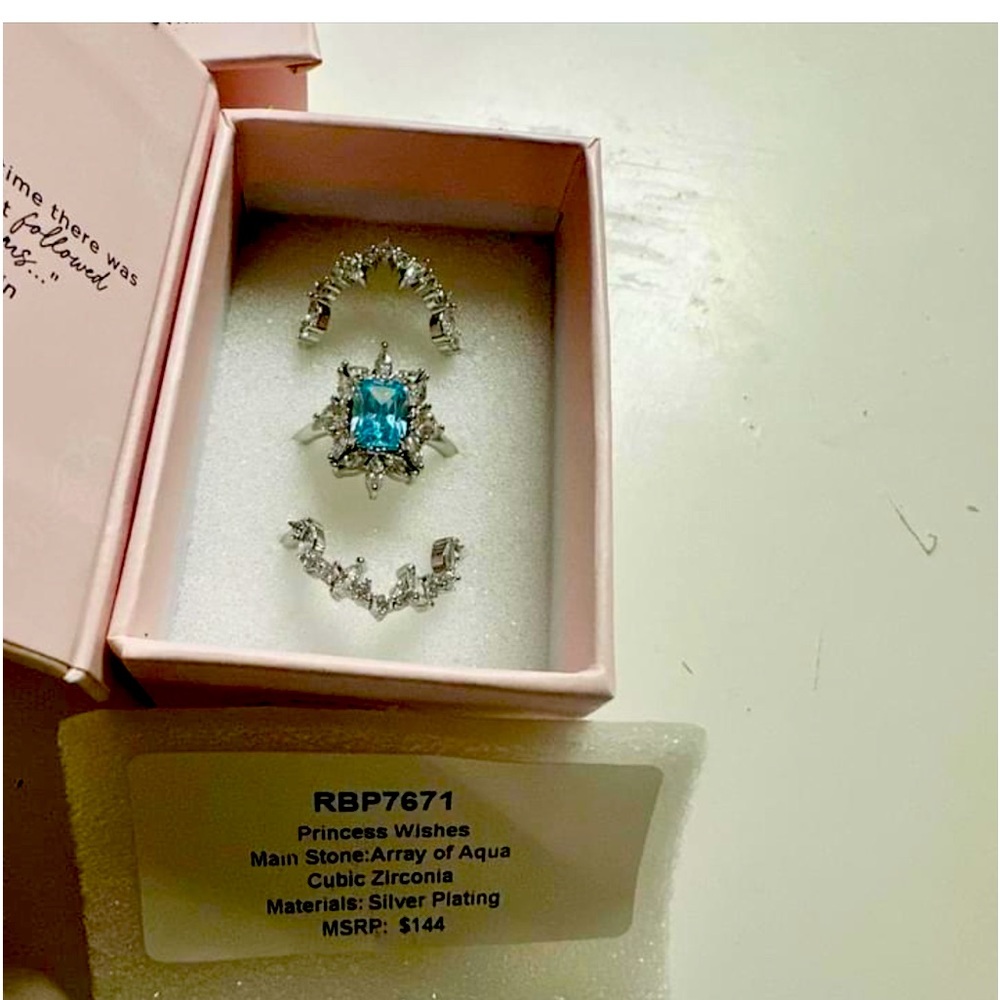 COPY - Ring bomb party Reign collection size 8 gorgeous
